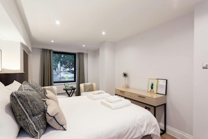 Modern Kensington image 10