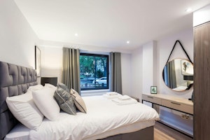 Modern Kensington image 8