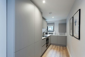 Modern Kensington image 3