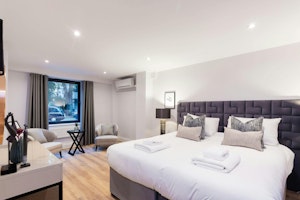 Modern Kensington image 2