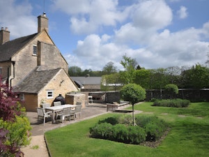 Cotswold Cottage Charm image 2