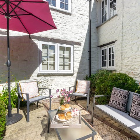 Enjoy evening drinks in the garden