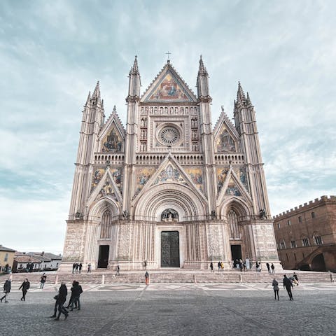 Visit Orvieto with its impressive cathedral – 21 kilometres away
