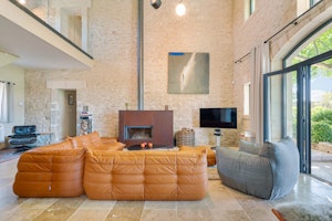 Provençal Radiance image 8