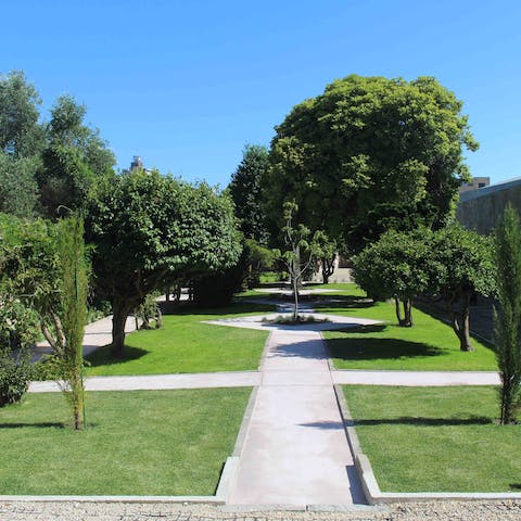 Take a stroll around the impressive 900 square metres of communal gardens 