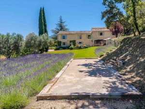 Auberive Garden image 15