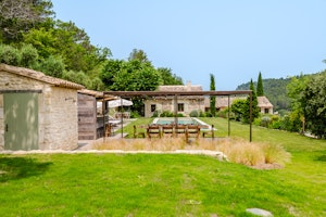 Auberive Garden image 13