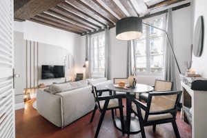 The Parisian's Haven image 8