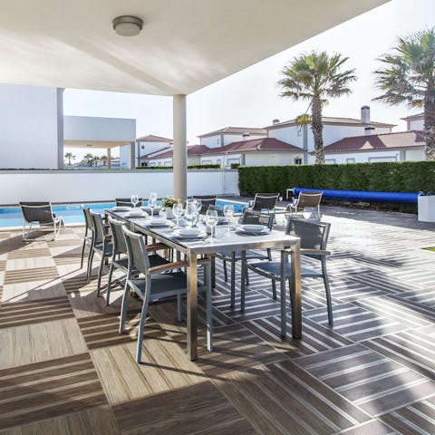 Enjoy relaxing evening drinks and alfresco dining on the terrace