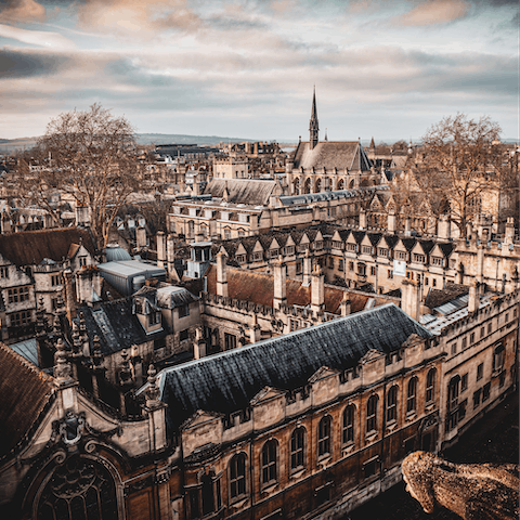 Explore Oxford's historic buildings, shops, and pubs on foot