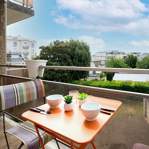 Enjoy breakfasts on the private balcony 