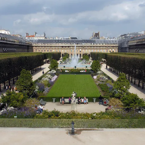 Make the most of your proximity to the Louvre, a fifteen-minute walk away