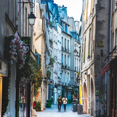 Weave through the historic streets of your Le Marais neighbourhood, stopping at indie cafes for a macaroon and a coffee