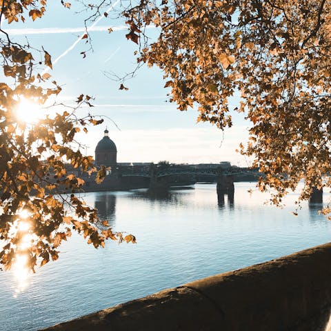 Take a relaxing stroll along the banks of the Garonne