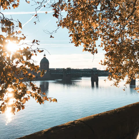 Take a relaxing stroll along the banks of the Garonne