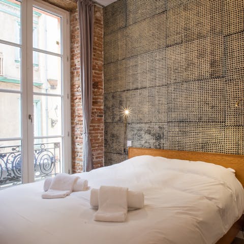 Wake up in the comfortable bedrooms feeling rested and ready for another day of Toulouse sightseeing