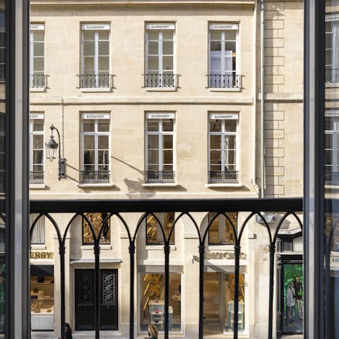 Burberry 75008 restaurant best sale