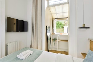 The Elegant Morning image 5