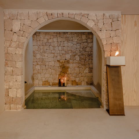 Luxuriate in the thermal spa after a workout in the gym