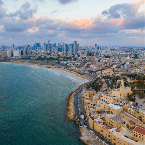 Discover the buzzing city of Tel Aviv – within easy driving distance
