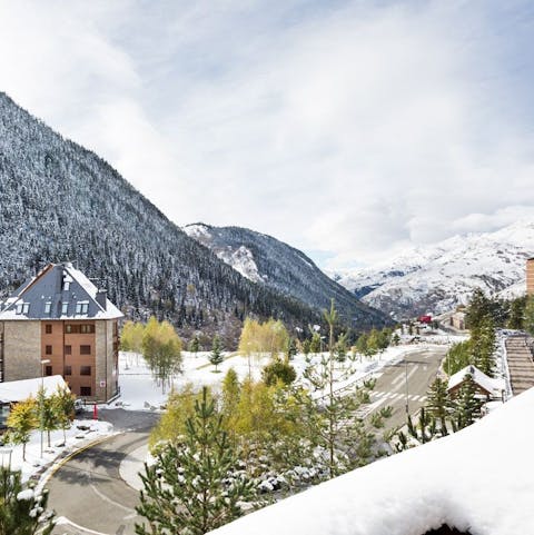 Carve up the slopes of Baqueira Beret — the cable car is just 0.1 km away