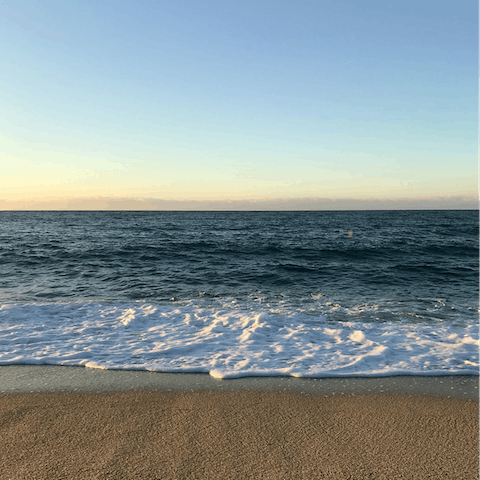 Spend hours on the beach – reachable in a short one-minute walk
