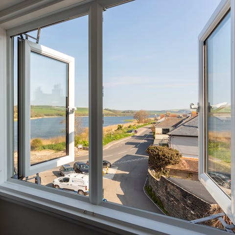 Open up the windows to let the ocean breeze in, with a fantastic view of Start Way lake