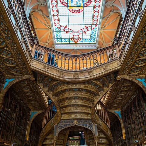 Head to the iconic Lello bookstore – within walking distance