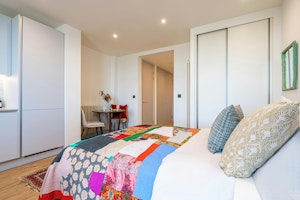 A Stylish Welcome image 9