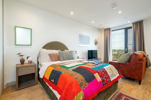 A Stylish Welcome image 1