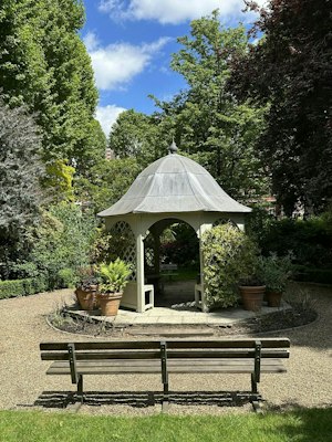 Garden Square in Bloom image 4