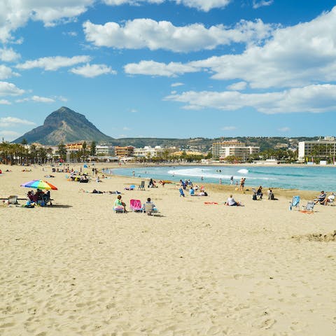Mosey down to Albufereta Beach, thirty minutes from your doorstep