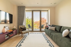 Balham Modern image 1