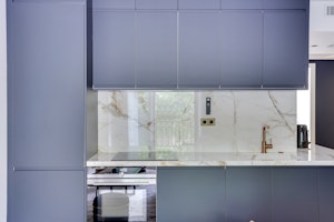 Amber Avenue image 4