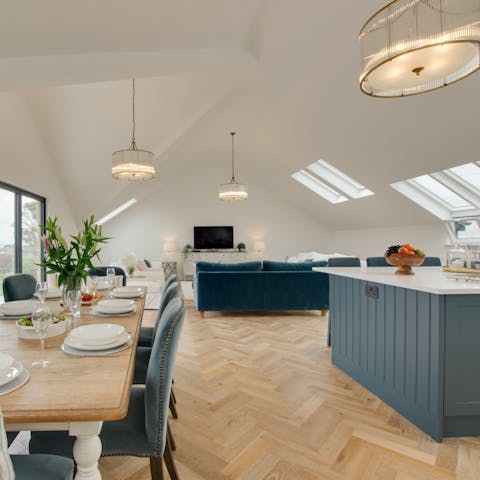 Stay in a bright and airy home with skylights, crittall windows and high ceilings