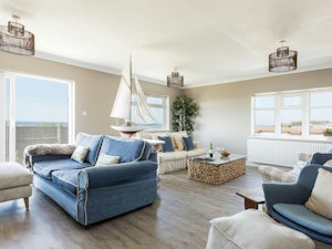 Chesil Beach Beauty image 13