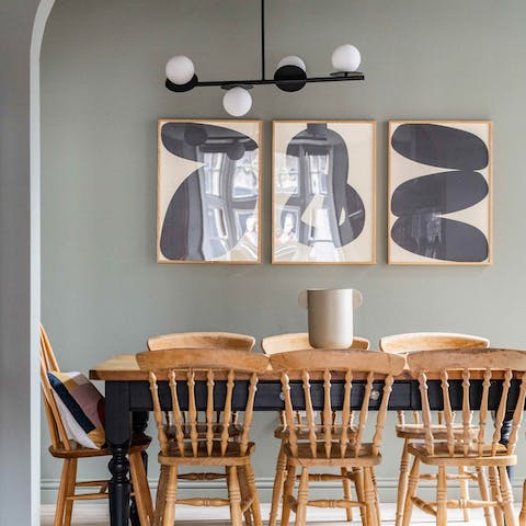 Enjoy some Cromer crabs at the dining table