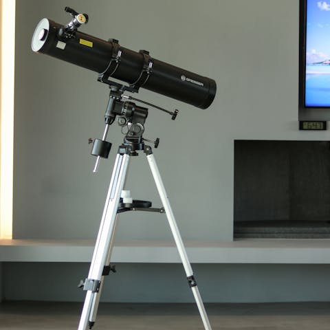 Do a bit of stargazing after sunset with this beautiful telescope