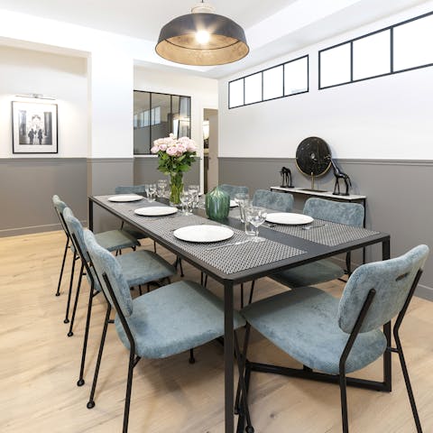 Come together for sociable suppers around the long dining table