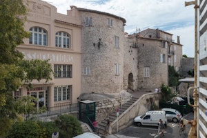 Provençal Promise image 12