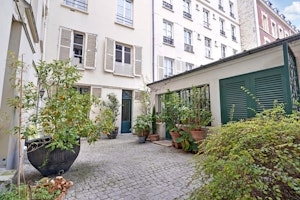 Beams & Flore image 11