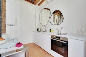 Beams & Flore image 9