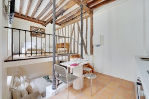 Beams & Flore image 2