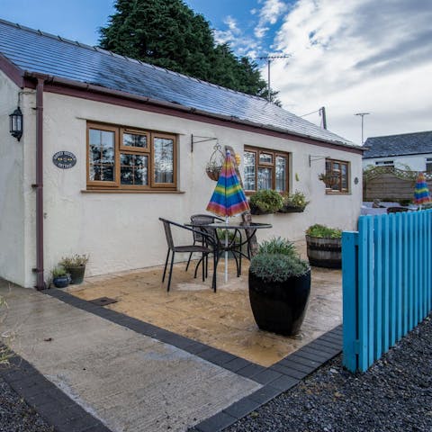 Enjoy alfresco meals on the front patio