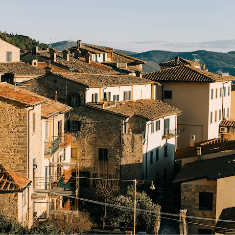 Visit the town of Cortona, just 10 minutes away by car