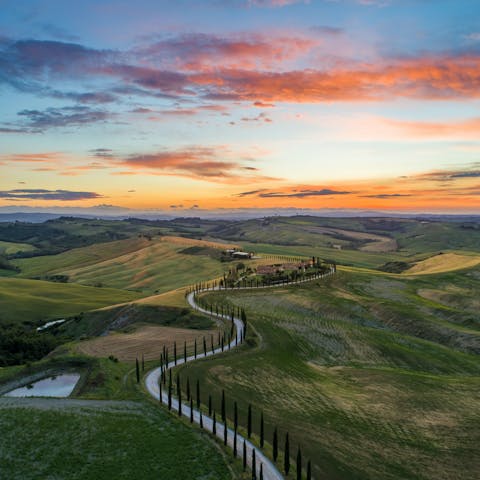 Discover the beauty of the Tuscan hillsides