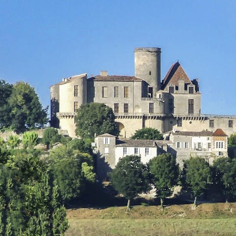 Stay in the historic village of Duras in the Dordogne wine region of France