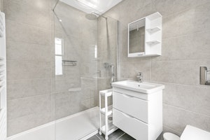 Paddington Pearl image 9