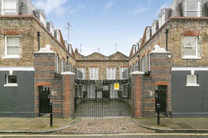 Paddington Pearl image 8