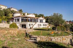 Hillside Horizon image 3